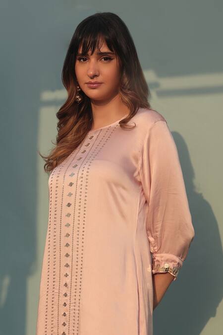 Buy Prahnaaya Pink Satin Sequins Round Neck Saba Embellished Kurta With Pant Buy_Prahnaaya_Pink Satin Sequins Round Neck Saba Embellished Kurta With Pant