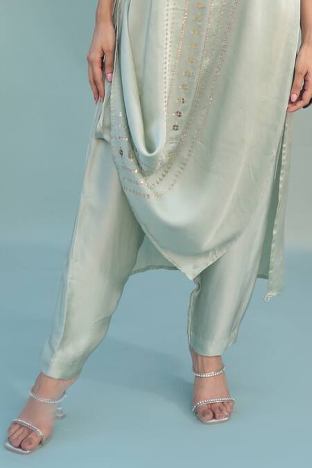 Shop Prahnaaya Green Satin, Organza Sequins, Embroidery V-neck Saba Embellished Kurta Pant Set Online at Aza Fashions Shop_Prahnaaya_Green Satin, Organza Sequins, Embroidery V-neck Saba Embellished Kurta Pant Set _Online_at_Aza_Fashions