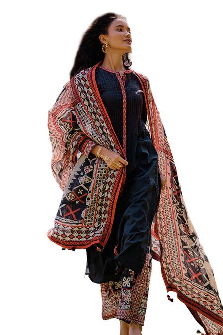 Saundh_Black Cotton, Muslin, Silk Embroidery Round Neck Bela Pintuck Kurta Set_Online_at_Aza_Fashions