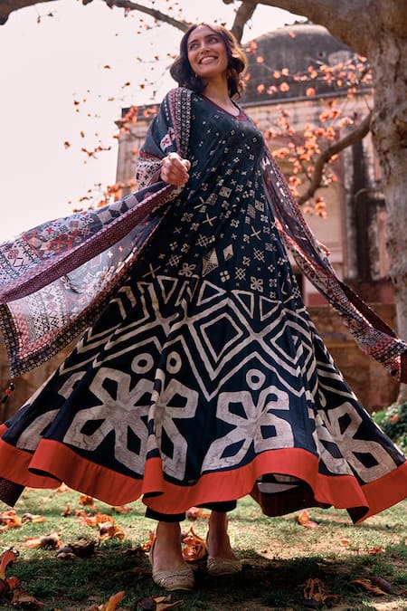 Saundh Black Kurta Cotton Silk Printed Geometric Round Wafa Anarkali Set 