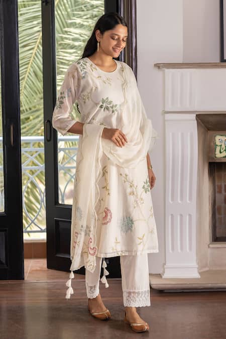 Buy Vaayu Off White Muslin, Cotton Embroidery, Lace Blooming Floral Thread Kurta Pant Set Online at Aza Fashions Buy_Vaayu_Off White Muslin, Cotton Embroidery, Lace Blooming Floral Thread Kurta Pant Set _Online_at_Aza_Fashions