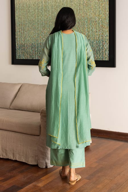 Vaayu Floral Applique Work Kurta Pant Set 