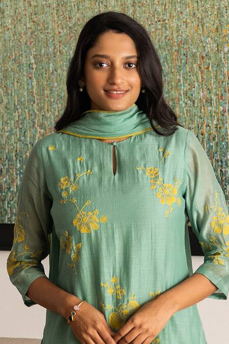 Vaayu_Green Muslin, Cotton Embroidery, Applique Round Neck Floral Work Kurta Pant Set _Online_at_Aza_Fashions