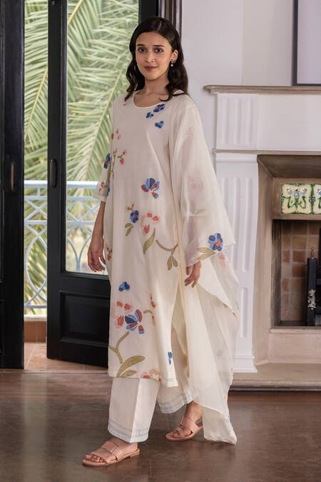Vaayu_Off White Muslin, Cotton Applique, Embroidery Floral Work Straight Kurta Set_at_Aza_Fashions