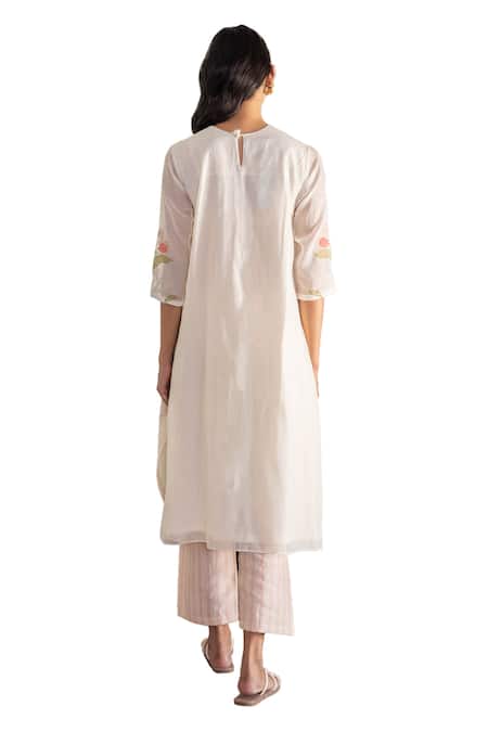 Shop_Vaayu_Off White Muslin, Cotton Embroidery Round Applique Work Straight Kurta With Pant _Online_at_Aza_Fashions