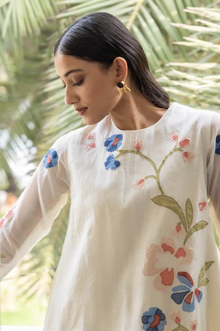 Buy_Vaayu_Off White Muslin, Cotton Embroidery Round Applique Work Straight Kurta With Pant 