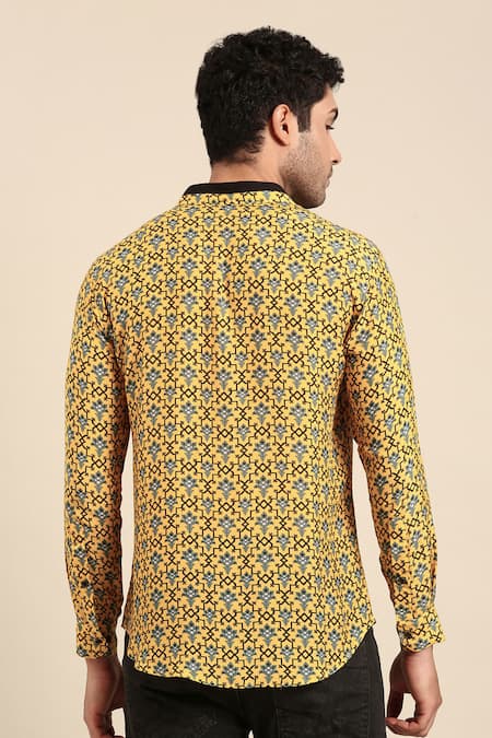 Mayank Modi - Men Geometric Floral Print Cuff Sleeve Shirt 
