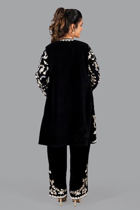 Gaurav Katta Velvet Floral Thread Embroidered Jacket Pant Set 