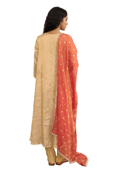 Apeksha Jain Label_Gold Tissue, Crepe Sequins V-neck Malhar Plain Kurta Pant Set _at_Aza_Fashions