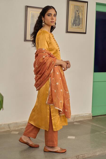 Apeksha Jain Label_Yellow Tissue Embroidery, Lace Round Neck Sabha Plain Kurta Pant Set _at_Aza_Fashions