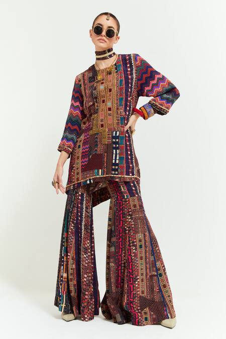 Shop Aseem Kapoor Multi Color Silk Beads, Lace Patti Bandhej Print Embellished Dupatta Online at Aza Fashions Shop_Aseem Kapoor_Multi Color Silk Beads, Lace Patti Bandhej Print Embellished Dupatta _Online_at_Aza_Fashions