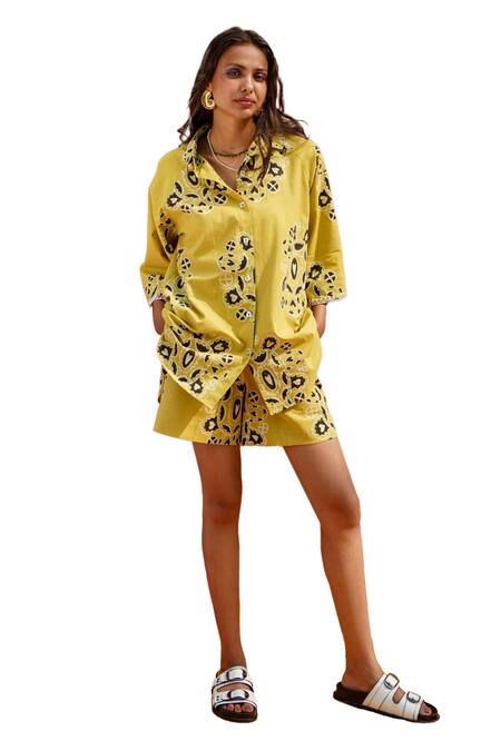Jodi_Yellow Cotton Collared Toddy Jaipur Bloom Print Shirt With Shorts_Online_at_Aza_Fashions