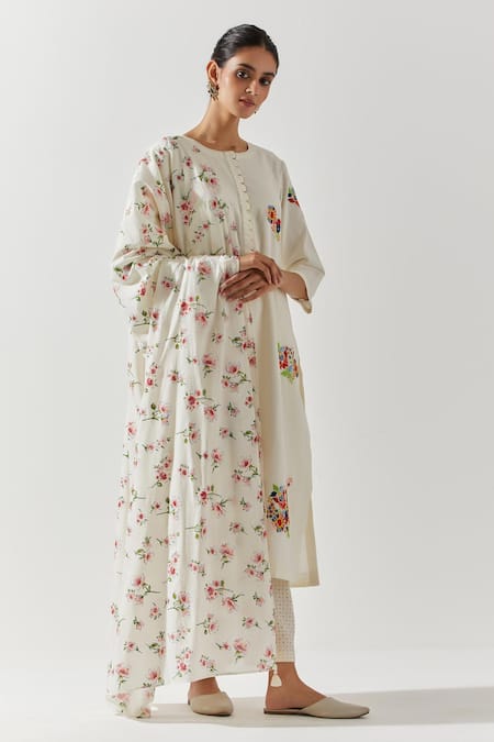 Label Earthen_Ivory Cotton Embroidery Round Neck Floral Kurta Pant Set _at_Aza_Fashions