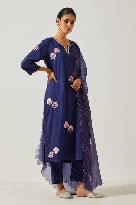 Buy Label Earthen Blue Cotton Embroidery Split V-neck Floral Bloom Kurta With Pant Online at Aza Fashions Buy_Label Earthen_Blue Cotton Embroidery Split V-neck Floral Bloom Kurta With Pant _Online_at_Aza_Fashions