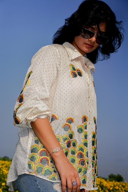 Label Earthen Ivory Chanderi Embroidery Collared And Printed Shirt at Aza Fashions Label Earthen_Ivory Chanderi Embroidery Collared And Printed Shirt _at_Aza_Fashions