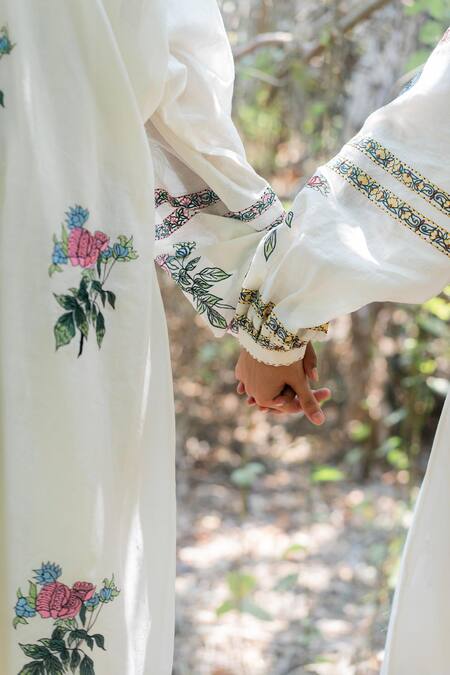 Label Earthen Ivory Chanderi Printed Floral Tunic For Kids at Aza Fashions Label Earthen_Ivory Chanderi Printed Floral Tunic For Kids_at_Aza_Fashions