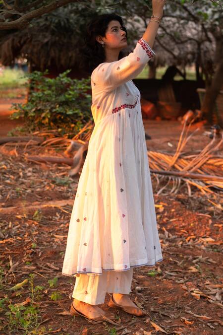 Shop Label Earthen Ivory Jacquard Embroidery V-neck Anarkali And Pant Set Online at Aza Fashions Shop_Label Earthen_Ivory Jacquard Embroidery V-neck Anarkali And Pant Set _Online_at_Aza_Fashions