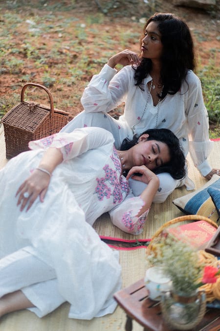 Shop_Label Earthen_Ivory Jacquard Embroidery Split V-neck Floral Kurta And Pant Set _at_Aza_Fashions