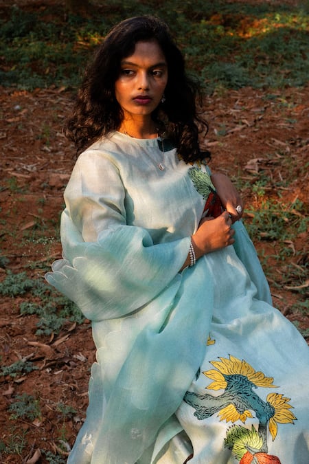 Shop_Label Earthen_Green Chanderi Embroidery Round Neck Floral Work Kurta Pant Set _at_Aza_Fashions