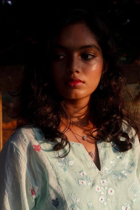 Label Earthen Green Jacquard, Cotton Embroidery Split V-neck Floral Kurta With Pant Online at Aza Fashions Label Earthen_Green Jacquard, Cotton Embroidery Split V-neck Floral Kurta With Pant _Online_at_Aza_Fashions