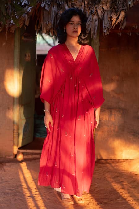 Shop Label Earthen Red Jacquard Embroidery V-neck Kaftan at Aza Fashions Shop_Label Earthen_Red Jacquard Embroidery V-neck Kaftan _at_Aza_Fashions