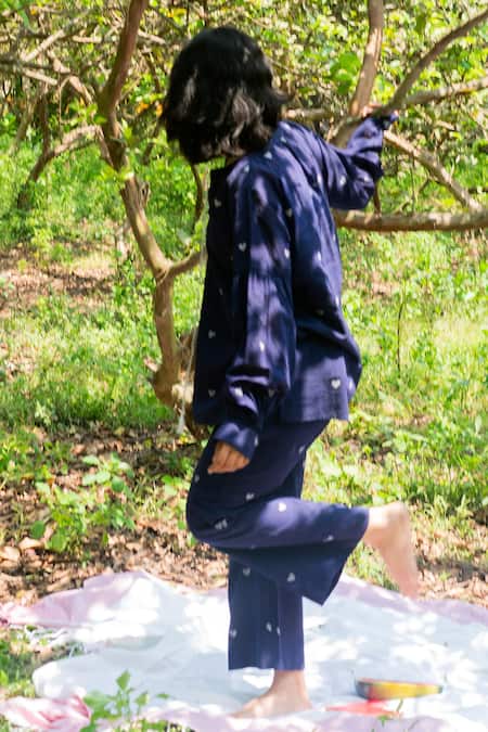 Shop Label Earthen Blue Jacquard Embroidery Split V-neck Heart Print Short Kurta And Pant Set at Aza Fashions Shop_Label Earthen_Blue Jacquard Embroidery Split V-neck Heart Print Short Kurta And Pant Set _at_Aza_Fashions