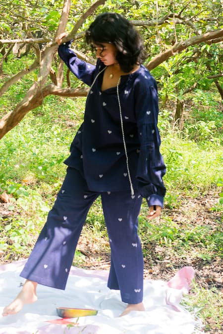 Buy Label Earthen Blue Jacquard Embroidery Split V-neck Heart Print Short Kurta And Pant Set Online at Aza Fashions Buy_Label Earthen_Blue Jacquard Embroidery Split V-neck Heart Print Short Kurta And Pant Set _Online_at_Aza_Fashions