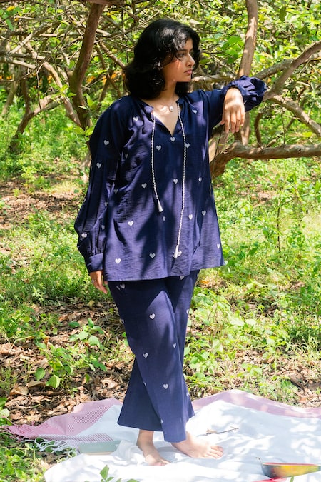 Shop Label Earthen Blue Jacquard Embroidery Split V-neck Heart Print Short Kurta And Pant Set Online at Aza Fashions Shop_Label Earthen_Blue Jacquard Embroidery Split V-neck Heart Print Short Kurta And Pant Set _Online_at_Aza_Fashions