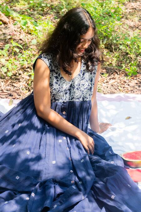 Label Earthen Blue Jacquard Embroidery Round Neck Floral Anarkali Online at Aza Fashions Label Earthen_Blue Jacquard Embroidery Round Neck Floral Anarkali _Online_at_Aza_Fashions