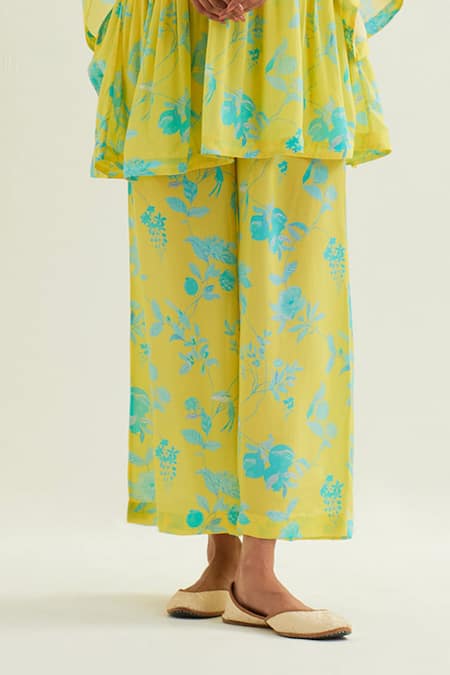 Buy Label Earthen Yellow V-neck Floral Kaftan And Pant Set Online at Aza Fashions Buy_Label Earthen_Yellow V-neck Floral Kaftan And Pant Set _Online_at_Aza_Fashions
