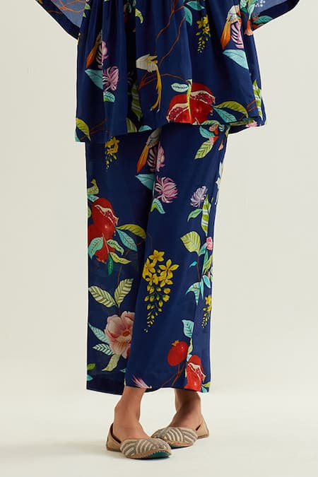 Buy Label Earthen Blue Viscose, Silk Embroidery V-neck Izar Floral Pattern Short Kaftan With Pant Online at Aza Fashions Buy_Label Earthen_Blue Viscose, Silk Embroidery V-neck Izar Floral Pattern Short Kaftan With Pant _Online_at_Aza_Fashions