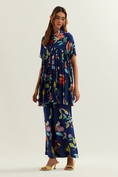 Label Earthen Blue Viscose, Silk Collared Keid Floral Pattern Tunic Pant Co-ord Set at Aza Fashions Label Earthen_Blue Viscose, Silk Collared Keid Floral Pattern Tunic Pant Co-ord Set _at_Aza_Fashions