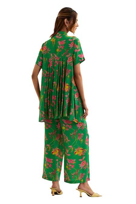 Label Earthen Green Viscose, Silk Embroidery Rene Floral Pattern Pleated Tunic With Pant Online at Aza Fashions Label Earthen_Green Viscose, Silk Embroidery Rene Floral Pattern Pleated Tunic With Pant _Online_at_Aza_Fashions