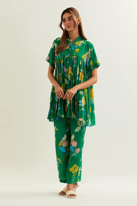 Buy_Label Earthen_Green Viscose, Silk Collared Rana Botanical Pattern Pleated Tunic With Pant 