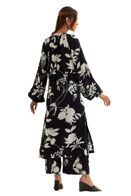 Label Earthen Black Viscose, Crepe, Silk High Neck Bunda Night Lily Print Kurta With Pant Online at Aza Fashions Label Earthen_Black Viscose, Crepe, Silk High Neck Bunda Night Lily Print Kurta With Pant _Online_at_Aza_Fashions