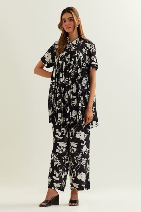 Label Earthen_Black Viscose, Silk Collared Buna Night Lily Print Pleated Shirt With Pant _at_Aza_Fashions