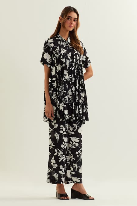Buy_Label Earthen_Black Viscose, Silk Collared Buna Night Lily Print Pleated Shirt With Pant 