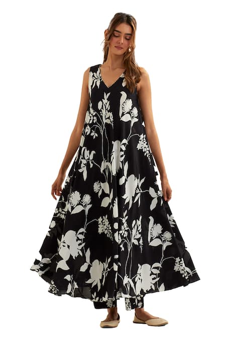 Buy Label Earthen Black Viscose, Crepe, Silk Beads Vega Musk Blossom Print Anarkali With Pant Buy_Label Earthen_Black Viscose, Crepe, Silk Beads Vega Musk Blossom Print Anarkali With Pant