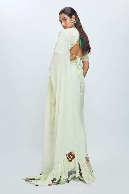 Nirmooha Placement Embroidered Saree With Blouse 