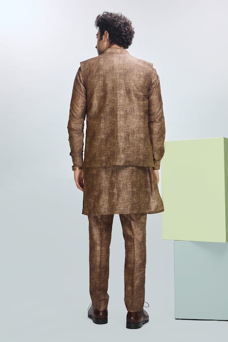 Nirmooha Hand Embroidered Bundi Kurta Set 