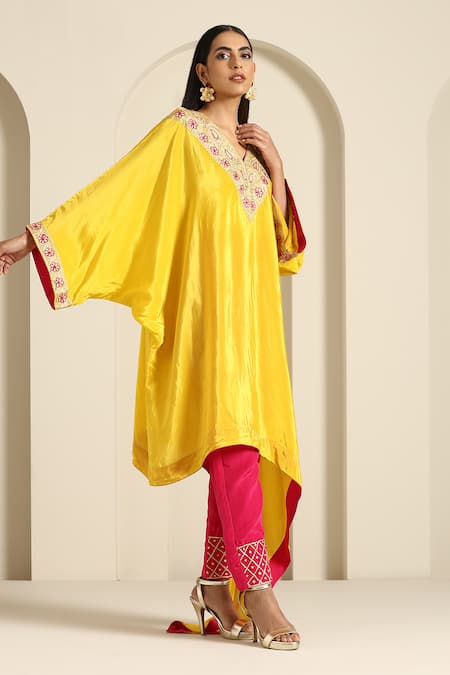 Buy_Wazir C_Yellow Crepe Embroidery V-neck Thread Aari Kaftan With Pant 