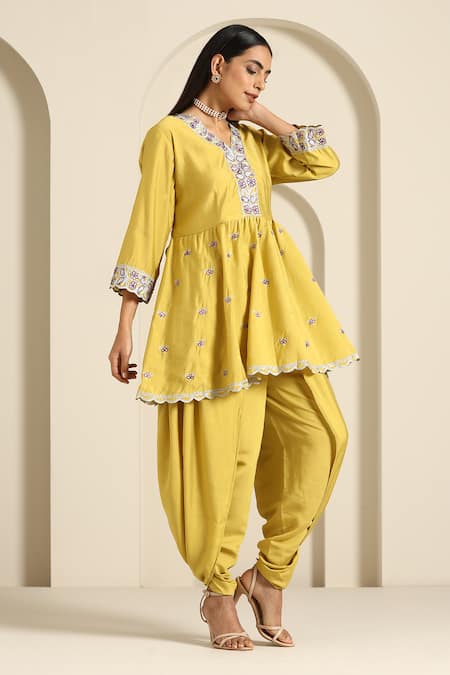 Buy_Wazir C_Yellow Muslin Embroidery V-neck Thread Aari Peplum Kurta With Dhoti Pant _Online_at_Aza_Fashions