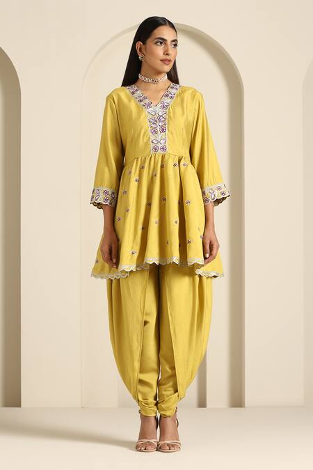 Wazir C_Yellow Muslin Embroidery V-neck Thread Aari Peplum Kurta With Dhoti Pant _at_Aza_Fashions