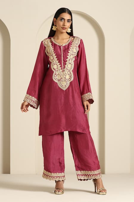 Wazir C_Maroon Silk, Organza Embroidery, Tassels Collared Floral Tilla Kurta Pant Set _at_Aza_Fashions