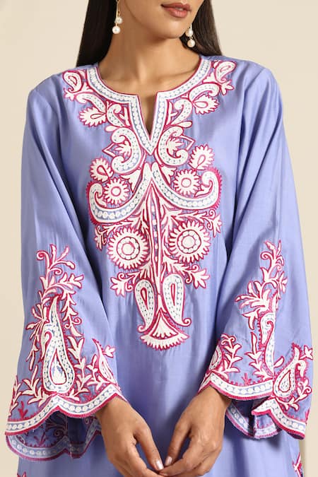 Wazir C_Purple Organza, Muslin Embroidery Split V-neck Floral Aari Kurta Pant Set _Online_at_Aza_Fashions