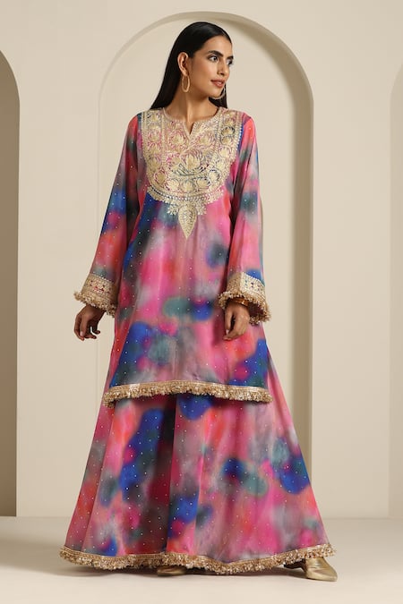 Wazir C_Multi Color Georgette Embroidery Collared Shaded Kurta Pant Set _at_Aza_Fashions