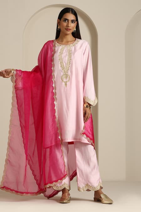 Wazir C_Pink Organza, Muslin Embroidery Round Neck Floral Thread Kurta Pant Set _at_Aza_Fashions