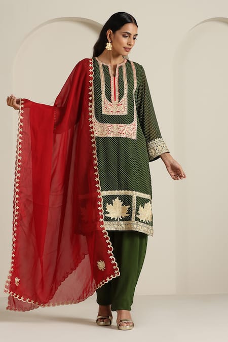 Wazir C Green Georgette Embroidered Thread Notched Paisley Tilla Kurta Pant Set 