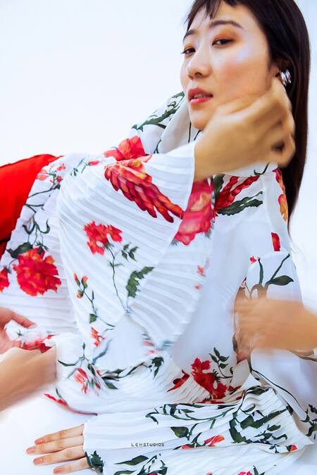 Leh Studios Multi Color Cotton Round Neck Floral Chints Print Top Online at Aza Fashions Leh Studios_Multi Color Cotton Round Neck Floral Chints Print Top _Online_at_Aza_Fashions