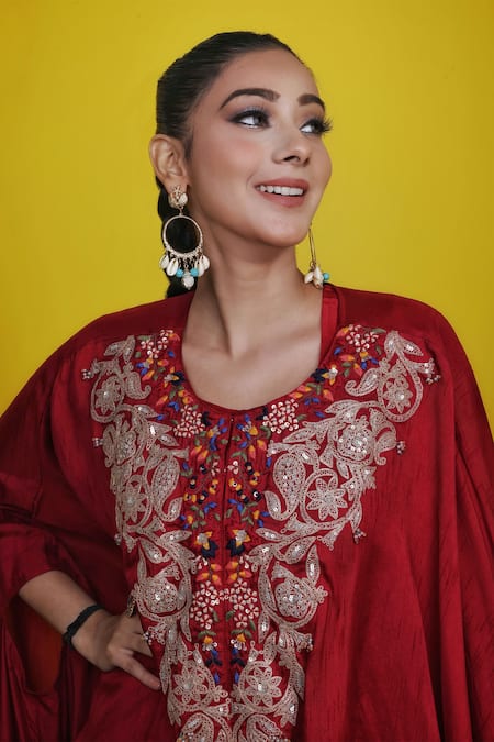 Buy_Lasha_Maroon Crepe Embroidery Round Neck Kaftan And Draped Skirt Set 